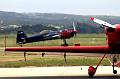 Un Sukhoi pose sur un Cap 232